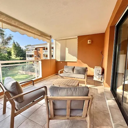 T3 Moderne, Piscine, Parking, Vue Golf, Commerces A Proximite アパート