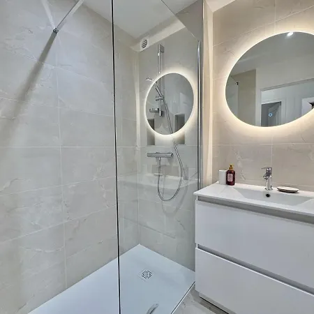 T3 Moderne, Piscine, Parking, Vue Golf, Commerces A Proximite Saint-Raphaël