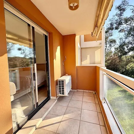 Apartamento T3 Moderne, Piscine, Parking, Vue Golf, Commerces à Proximité Saint-Raphaël